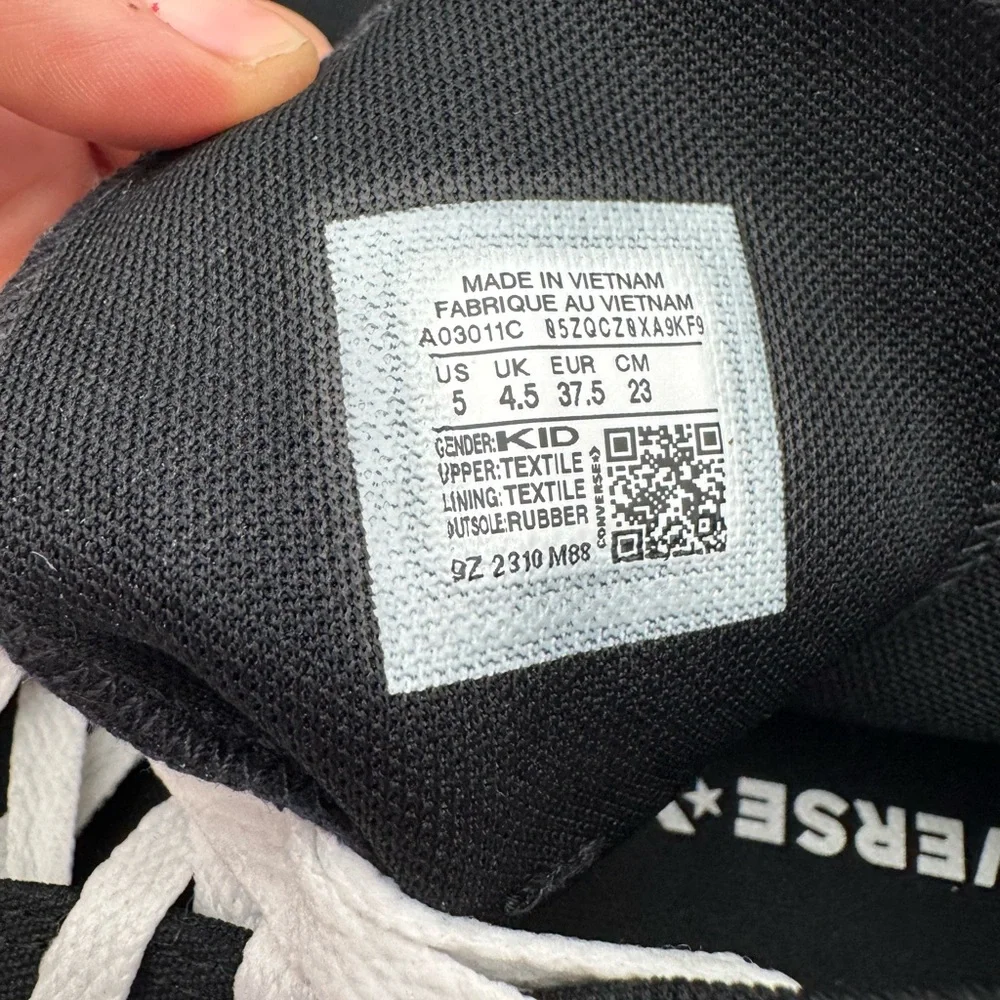 Converse Kids Black and White Platform‎ Sneakers size 5